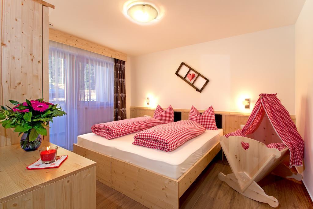Stiflerhof Apartment Falzes Room photo