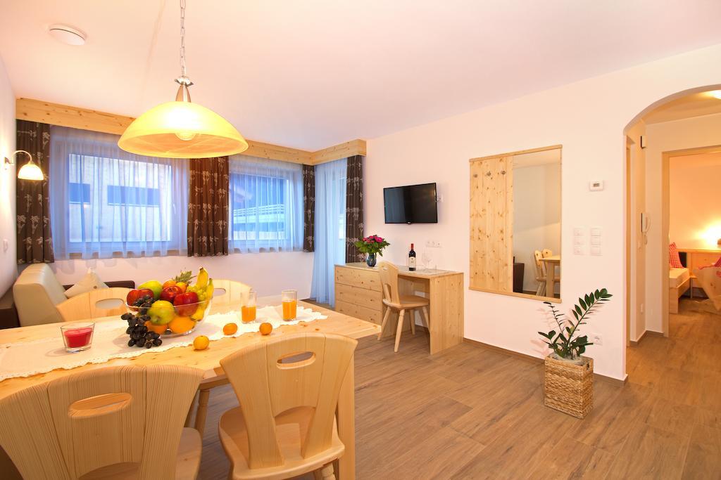 Stiflerhof Apartment Falzes Room photo